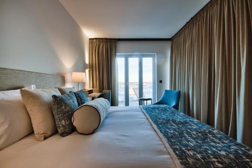 Photo 28 66 Saint Paul's & Spa