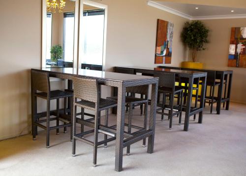 ห้องอาหาร, Best Western Ascot Lodge Motor Inn in กูนดิวินดิ