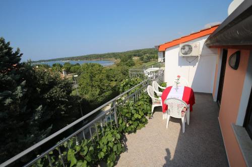 陽台/露台, Apartments Coki in 馮塔納