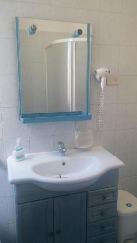 Ostello Villa Monte Mario Room Type - Economy Quadruple Room