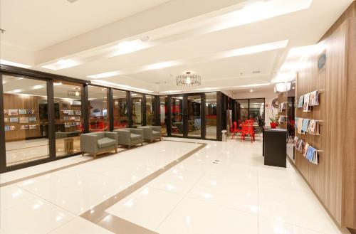 Lobby, Ramada Encore by Wyndham Sao Paulo Osasco in Osasco