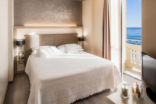 Double or Twin Room with Sea View - Annex