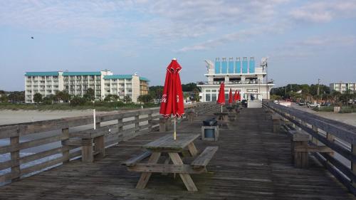 Exterior view, Bermuda Sands On The Boardwalk in Myrtle Beach (SC)