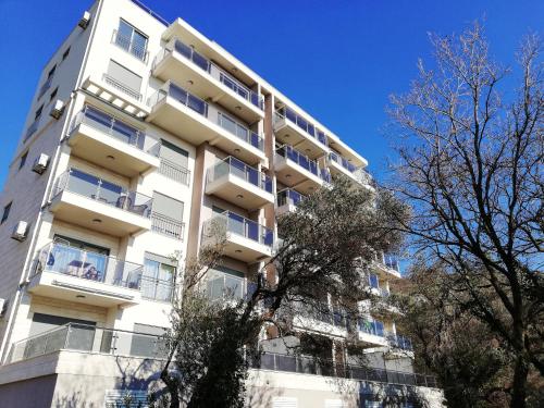 Apartment Olive Montenegro KO Becici - image 3