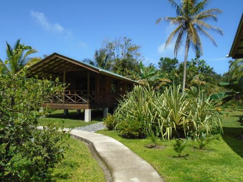 J and H Garden Cabinas - Bastimentos