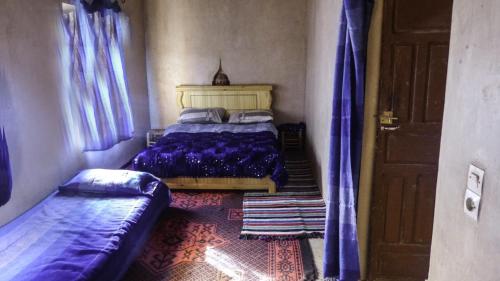 3 twin beds