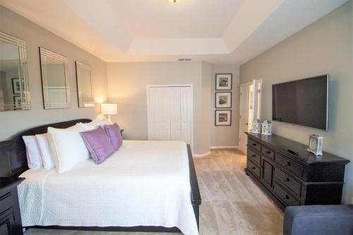 Sonoma Resort 6 Bedroom Vacation Home with Pool 1768 in Kissimmee, USA