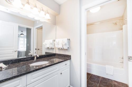 Two Bedroom, One Bathroom Suite image 3