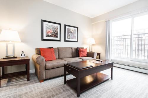 Two Bedroom, One Bathroom Suite image 4