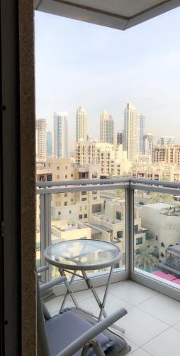 Downtown Dubai, Burj Khalifa area, Near Dubai Mall, Full Downtown views, Burj Residences 7, 2 Bedroom small apartment house, Dubaj (fotografie 5)