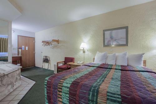 Motel 6-La Crosse, WI