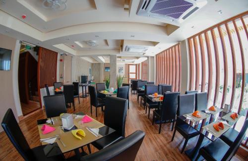 Restaurant, Three Inn in Male City and Airport