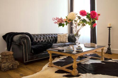 Purple Dog Suites - main image