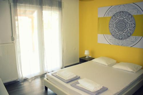  Nei Epivates Rental Rooms 50m from the Beach, Ferienwohnung in Skála Neón Epivatón