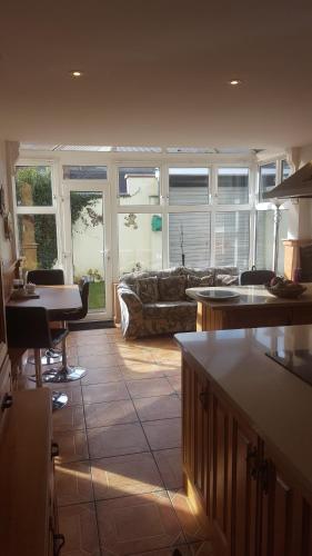 Rose Park House - image 10