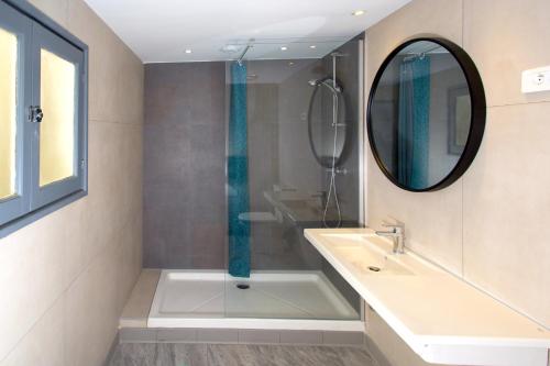 Villa Saint Exupery Beach Hostel - image 12