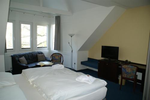 1 queen bed