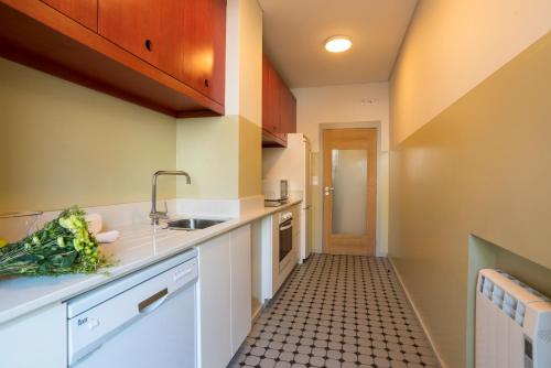 One-Bedroom Apartment image 10