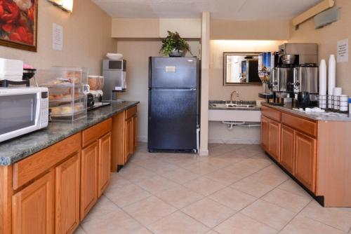 Americas Best Value Inn-Pittsburgh Airport in Coraopolis, USA