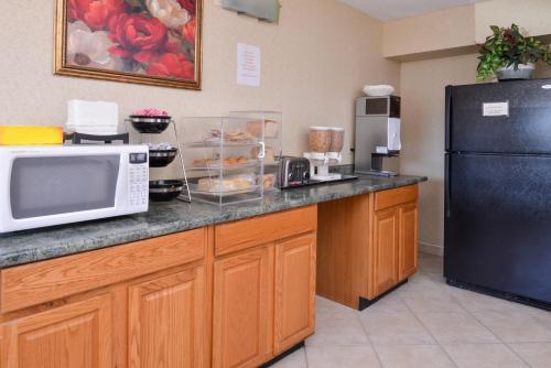 Americas Best Value Inn-Pittsburgh Airport in Coraopolis, USA