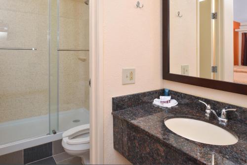 Americas Best Value Inn-Pittsburgh Airport in Coraopolis, USA