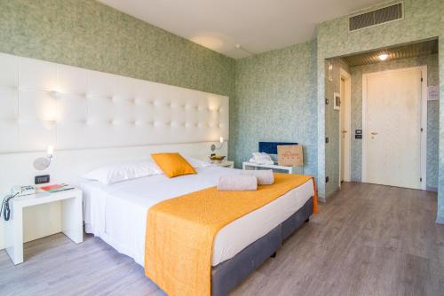 Hotel Viest - main image