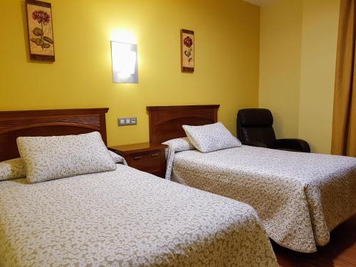 Hotel Reina Isabel - image 7