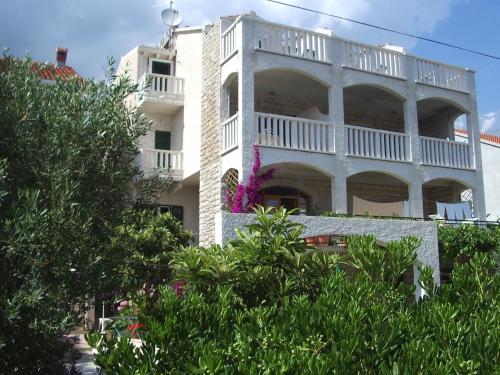 Apartmani Sani Bol 3