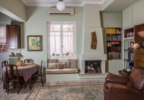  Elly's house in Athens in Athen