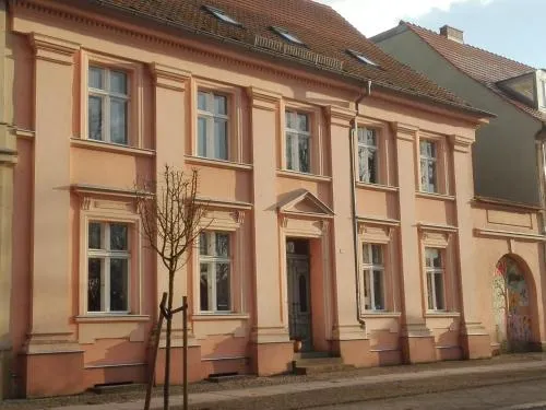 Bed&Breakfast Wagner "im Alten Pfarrhaus" in Neuruppin, Deutschland