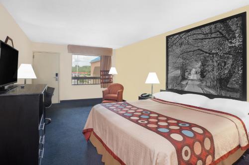 Super 8 by Wyndham Bulls Gap Greeneville Area - image 2
