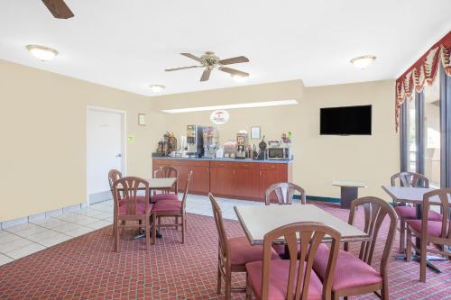 Super 8 By Wyndham Bulls Gap Greeneville Area