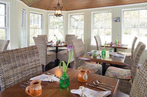 Old Manse Inn