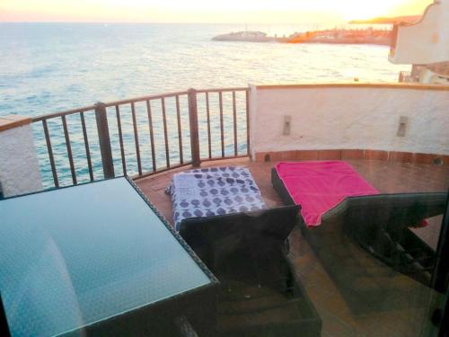 Sitges Balcony Pool & Seaside Apartment