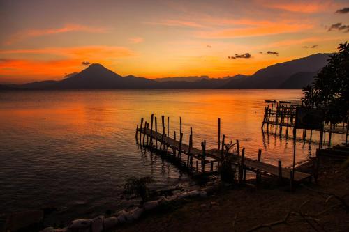 Surrounding environment, Porta Hotel del Lago in Panajachel