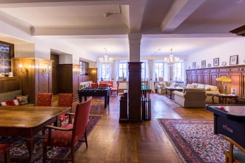 娛樂設施, 希爾施羅騰堡高登納歷史酒店 (Historik Hotel Goldener Hirsch Rothenburg) in 羅騰堡歐布德爾濤貝爾