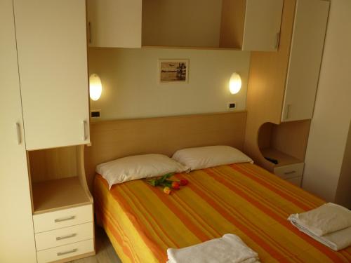 Triple Room with Sea View image 3