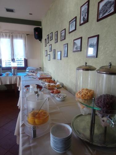 레스토랑, Hotel Pelasgos in 카리타이나