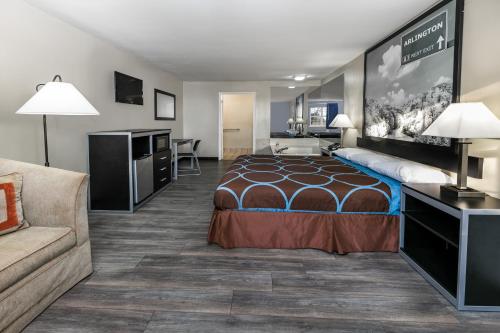 room detail thumbnail 1