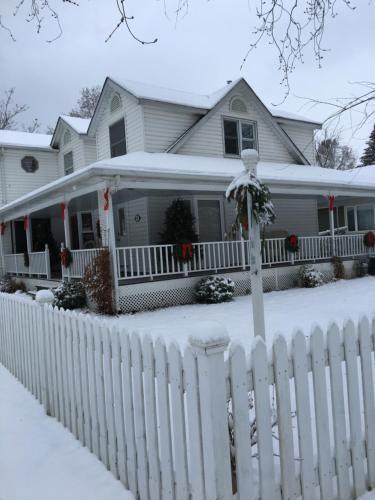 Finlay House Bed and Breakfast Niagara - on - the - Lake