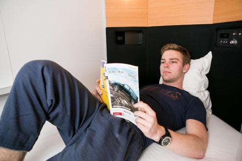 room detail thumbnail 1