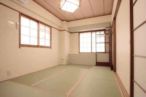 Japanese-Style Triple Room with Shared Bathroom - Famale Only