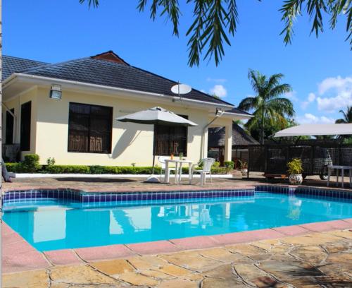 Swimming pool, IDC Guest House in Bagamoyo