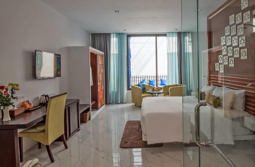 room detail thumbnail 0