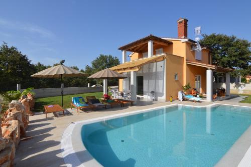 Villa Mihatovici - 6min drive to the beach - Pool - Whirpool - Accommodation - Nova Vas