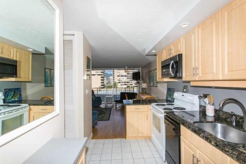 Ilikai Marina 995 City View Studio - image 3