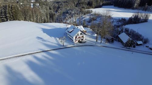 Viesnīcas āriene, Altensberger Hof in Gestratz
