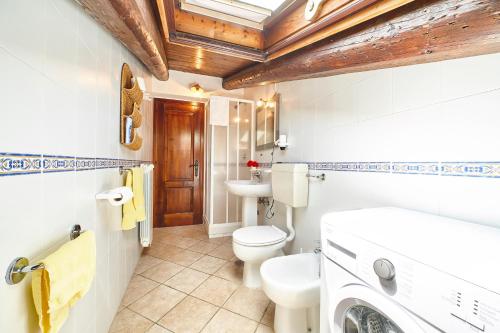 3 bedrooms, 5 beds