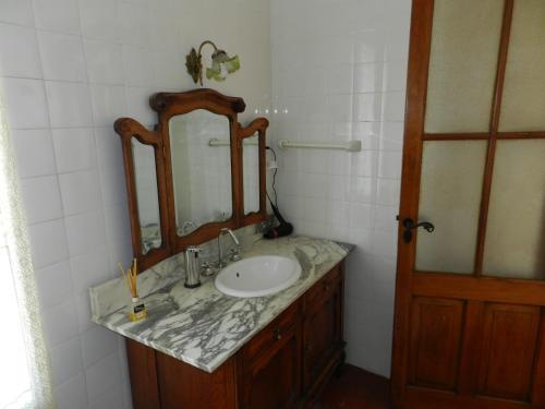 Deluxe Triple Room image 10