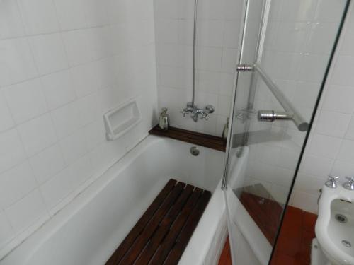 Deluxe Triple Room image 9